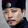 Hyun Chul-Ho as Yang Jin-Wook