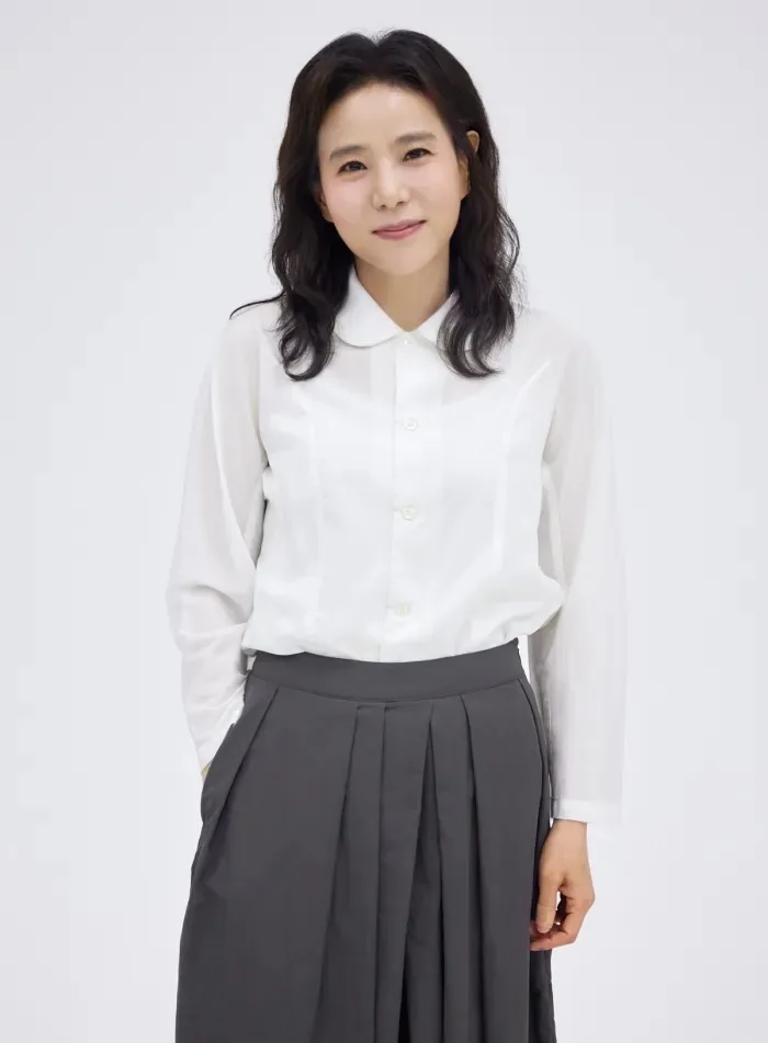 Seo Jung-yeon portrait profile photograph