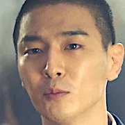 Lee Jong-Hwa as Lee Gang