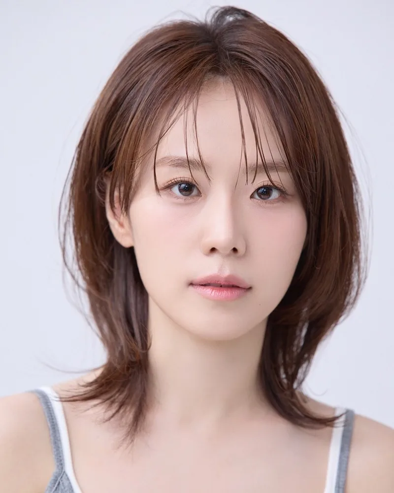 Portrait of Lee Hwi-Seo