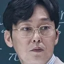 Park Byung-Eun as Kim Geun-Ho