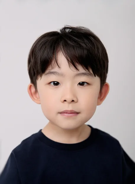 Park Si-Hyun in 2018 promotional photograph