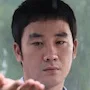 Uhm Tae-Woong as Kang Dong-Joo