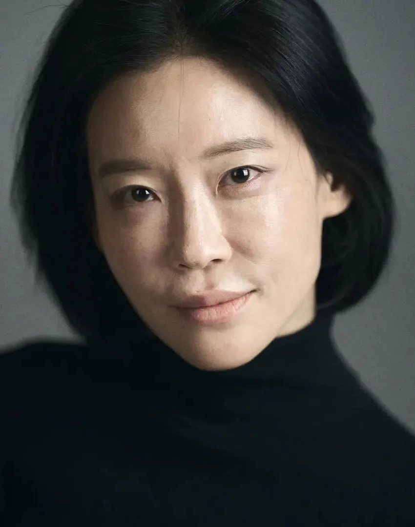 Promotional photograph of South Korean actress Song A-Kyung