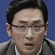 Ha Jung-woo as Yoon Young-hwa
