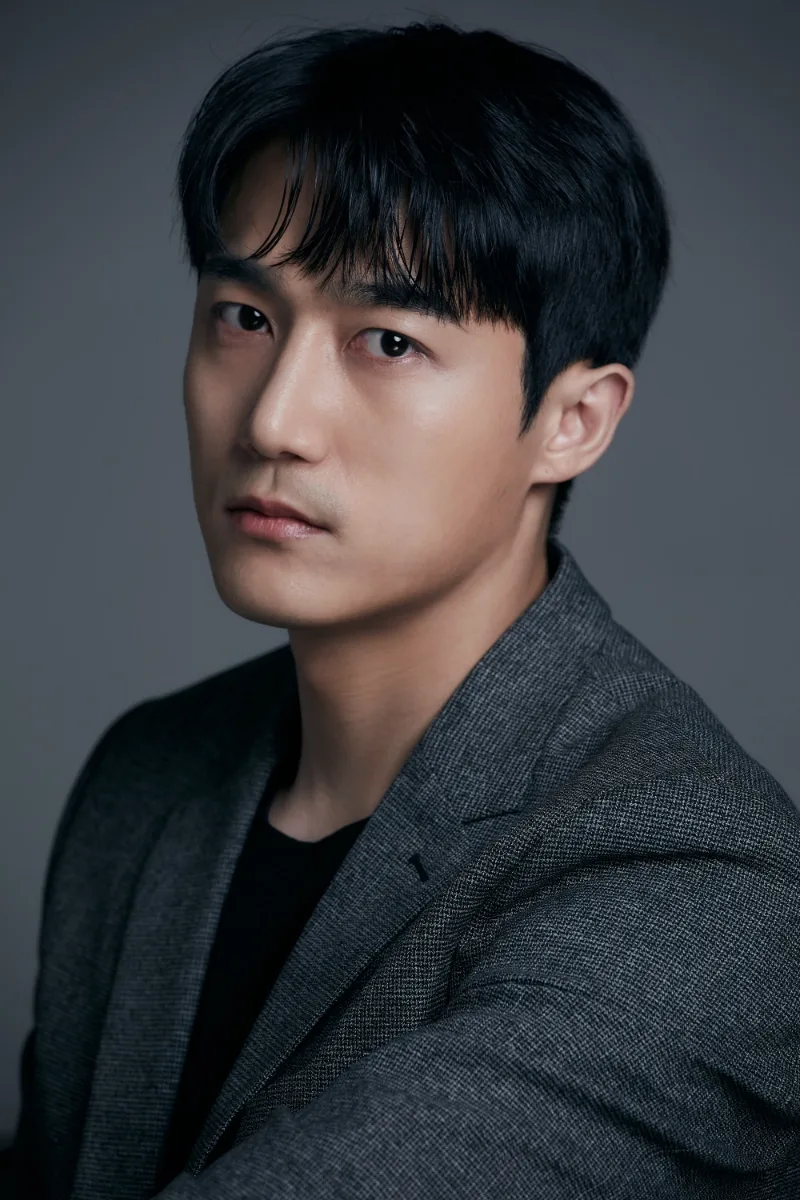 Jeong Yu-Hyun profile photograph