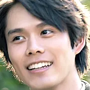 Kanata Hosoda plays Takeshi Tsukuda