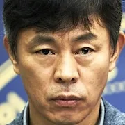 Choi Duk-Moon as Sung-Chan