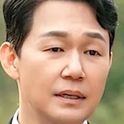Park Sung-Woong portrays Seong Tae-Hoon