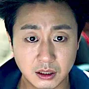 Bae Yoo-ram as Hacker Park