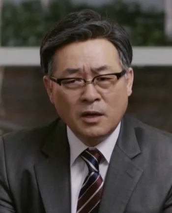 Portrait photograph of actor Kwon Hyuk-Soo