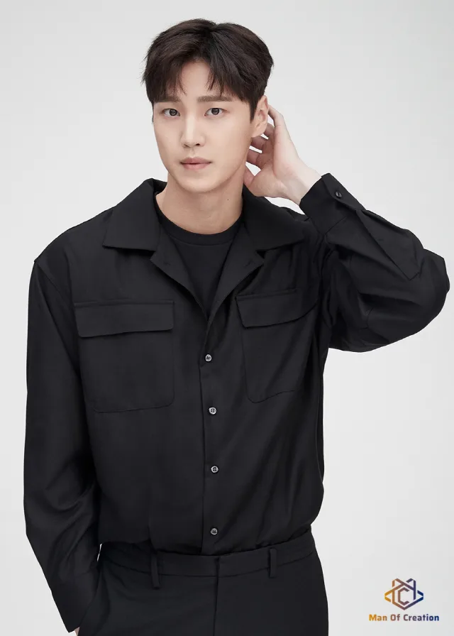 Lee Tae-Hwan portrait profile photograph