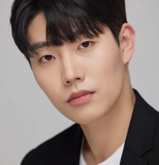 Yoon Ho-Rim promotional portrait