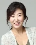 Portrait photograph of South Korean actress Kim Min-Che