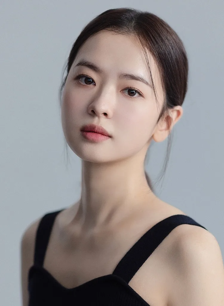 Portrait of actress Hwang Boreumbyeol