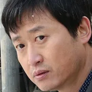 Yoo Seung-Mok as Reporter Jo