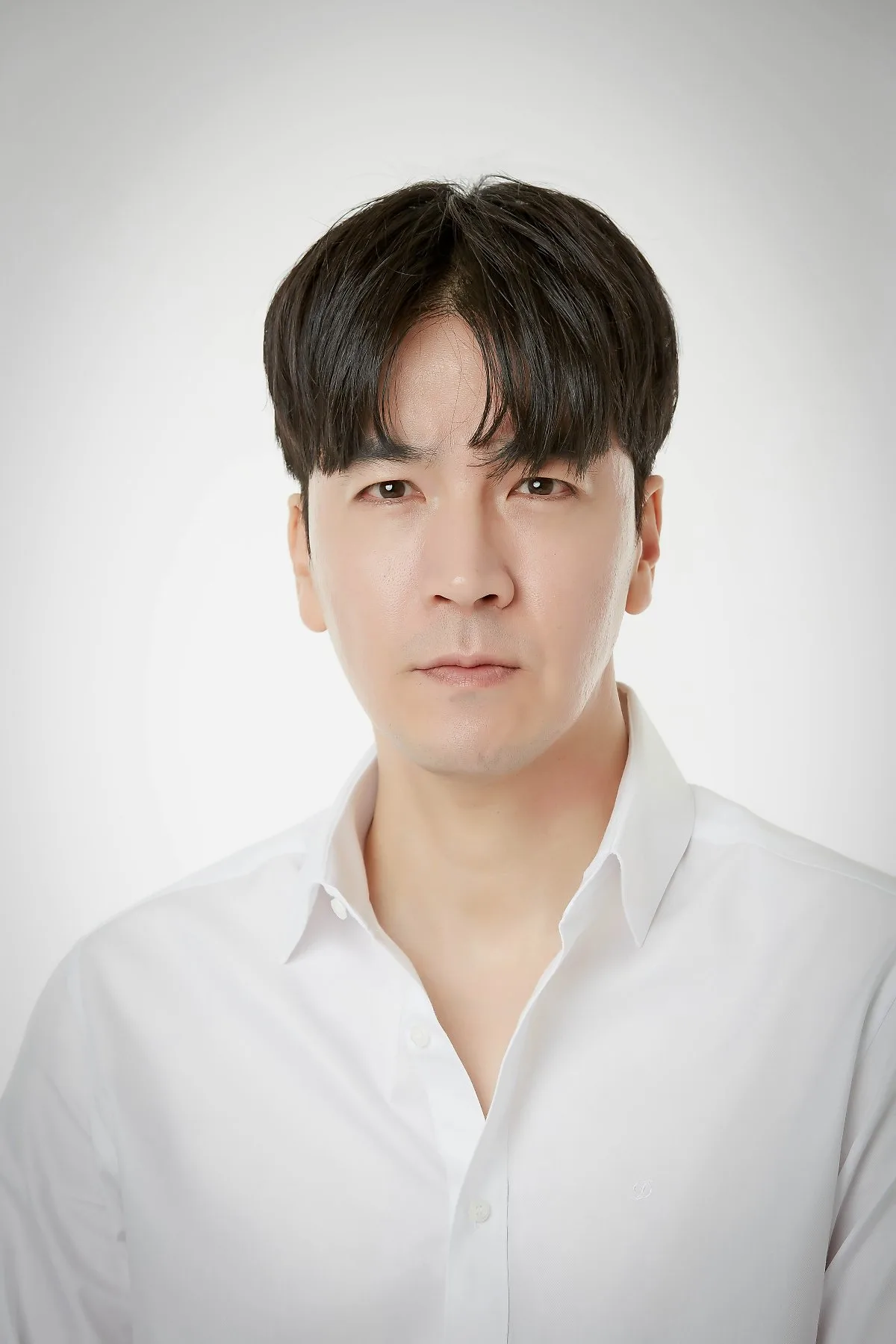 Portrait of South Korean actor Lee Tae-gum