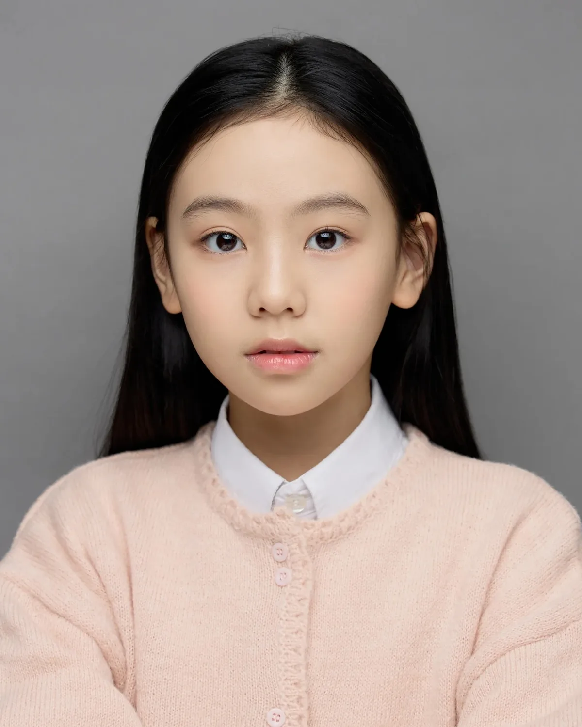 Portrait photograph of South Korean actress Lee El-Li
