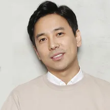 Portrait photograph of actor Song Hyung-Soo