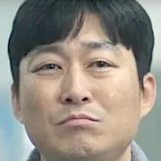 Kim Bong-Jo as Ma Jin-Ho