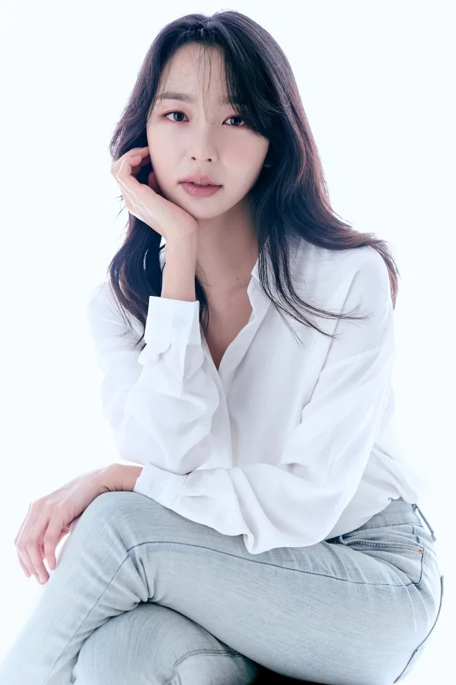 Portrait of South Korean actress Han So-Hyun