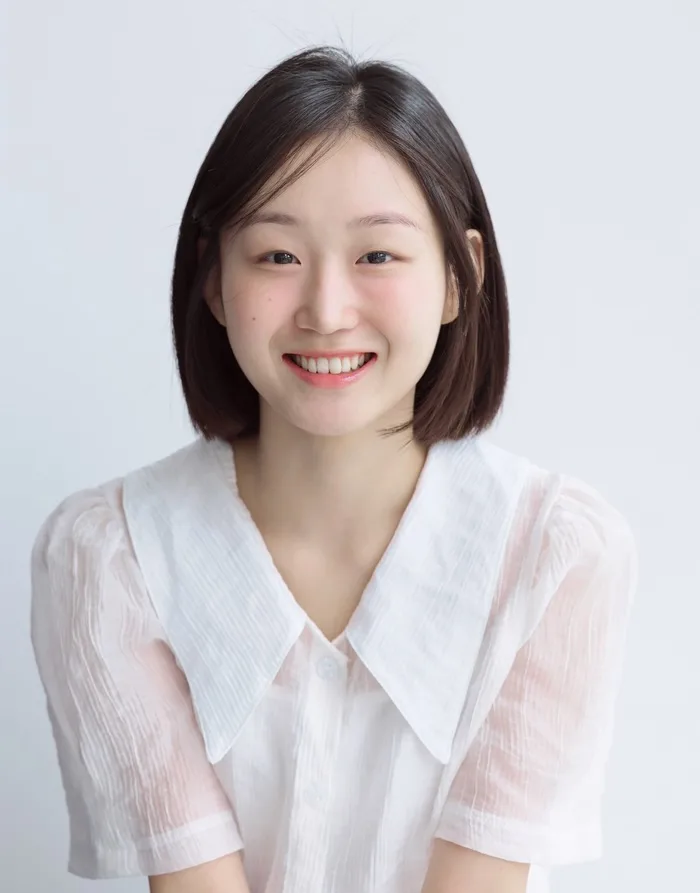 Profile photograph of South Korean actress Seo Ye-Bin