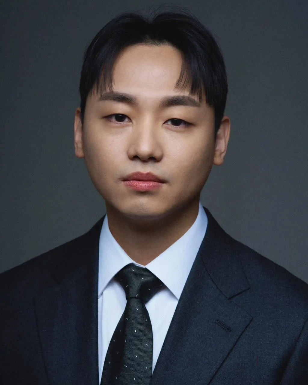 Portrait photograph of actor Lee Chan-Yang