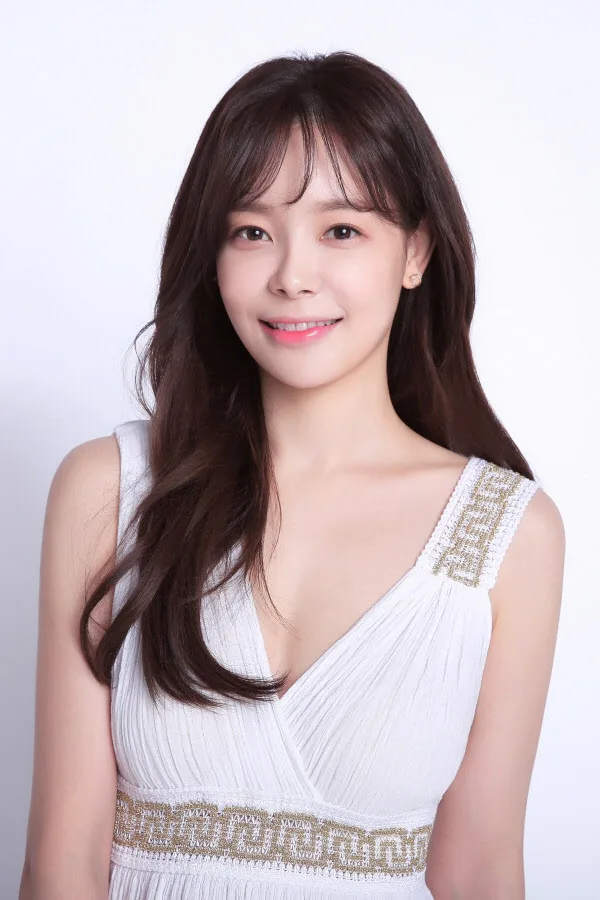 Portrait of South Korean actress Baek Seung-Hee