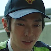 Baek Soo-jang as Police Officer Oh
