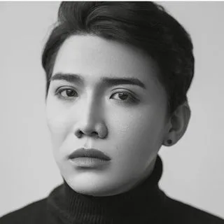 Portrait of actor Le Anh Ton
