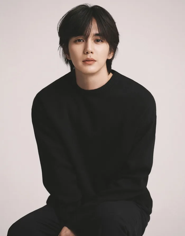 Yoo Seung-Ho portrait photograph from 1993 profile