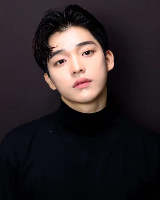 Profile photograph of Ok Jin-Wook
