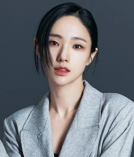 Portrait of South Korean actress Park Ah-In