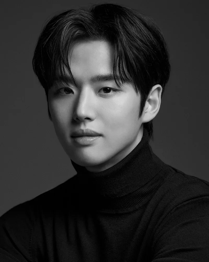 Yang Hong-Seok portrait photo