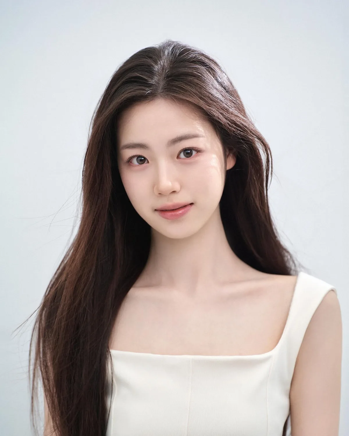 Portrait photograph of actress Lee Ga-Yeon