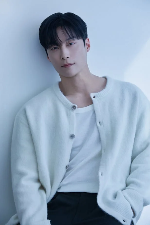 Portrait photograph of South Korean actor Heo Nam-Jun