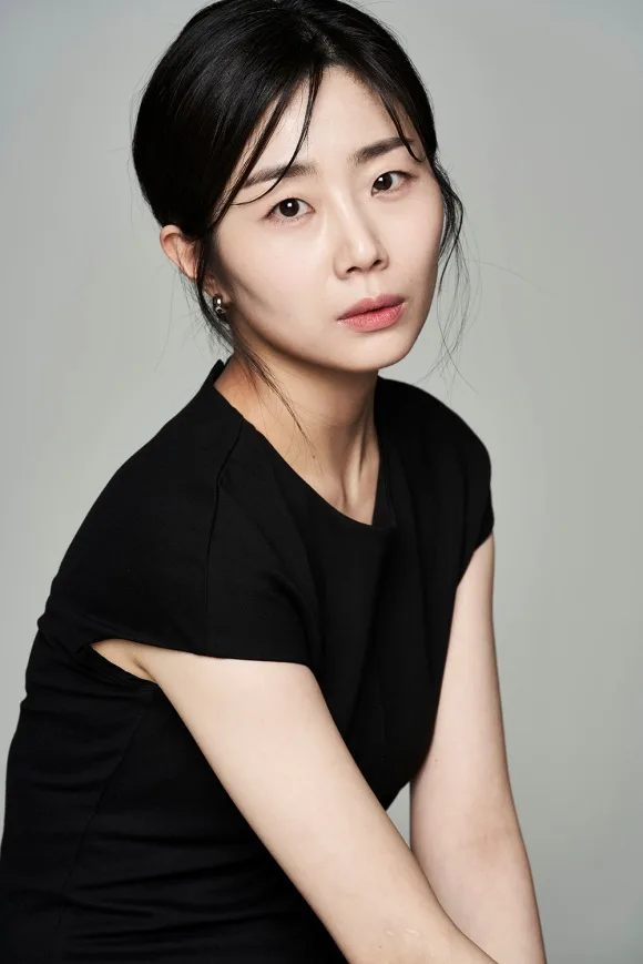 Portrait photograph of Joo Bo-Bi dating from 1989