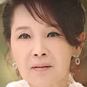 Lee Hyo-Chun as Mo Seo-Hyang