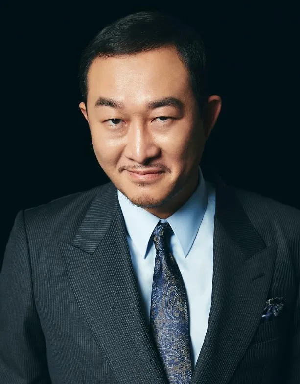 Portrait photograph of South Korean actor Kang Sung-hoon