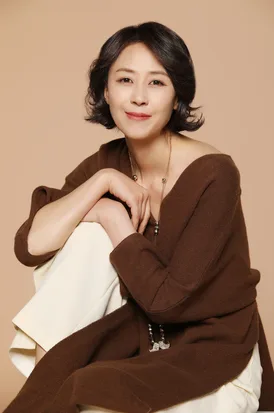 Portrait photograph of actress Yoon Bok-In dating to 1969