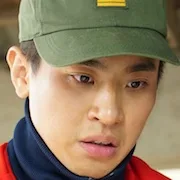 Park Jeong-Min as Yong-Soo