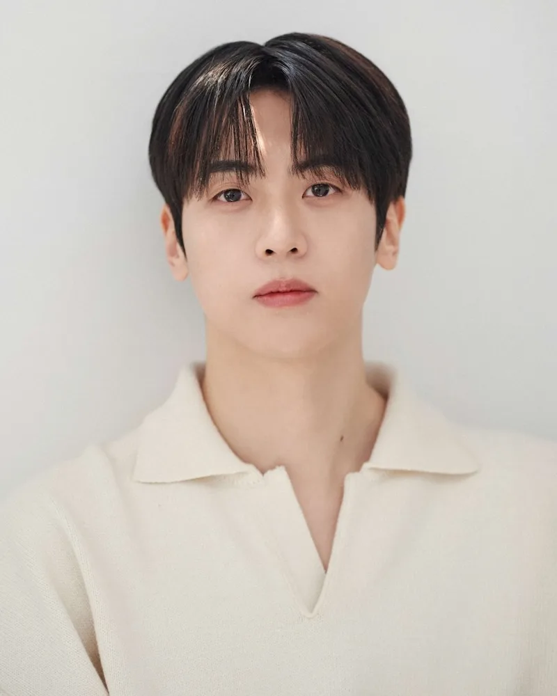 Kim Seok-Ju promotional portrait