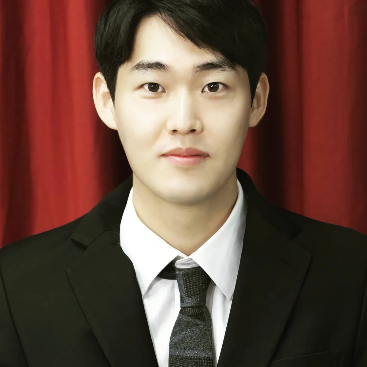 Kim Young-Hoon profile photograph