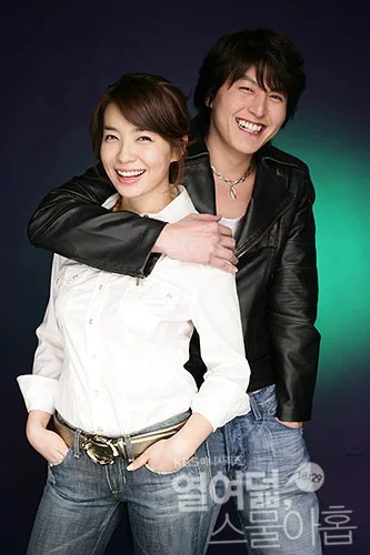 Promotional poster for the television series 18 vs. 29