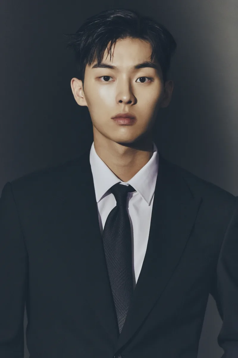 Portrait of South Korean actor Choi Hyun-Wook