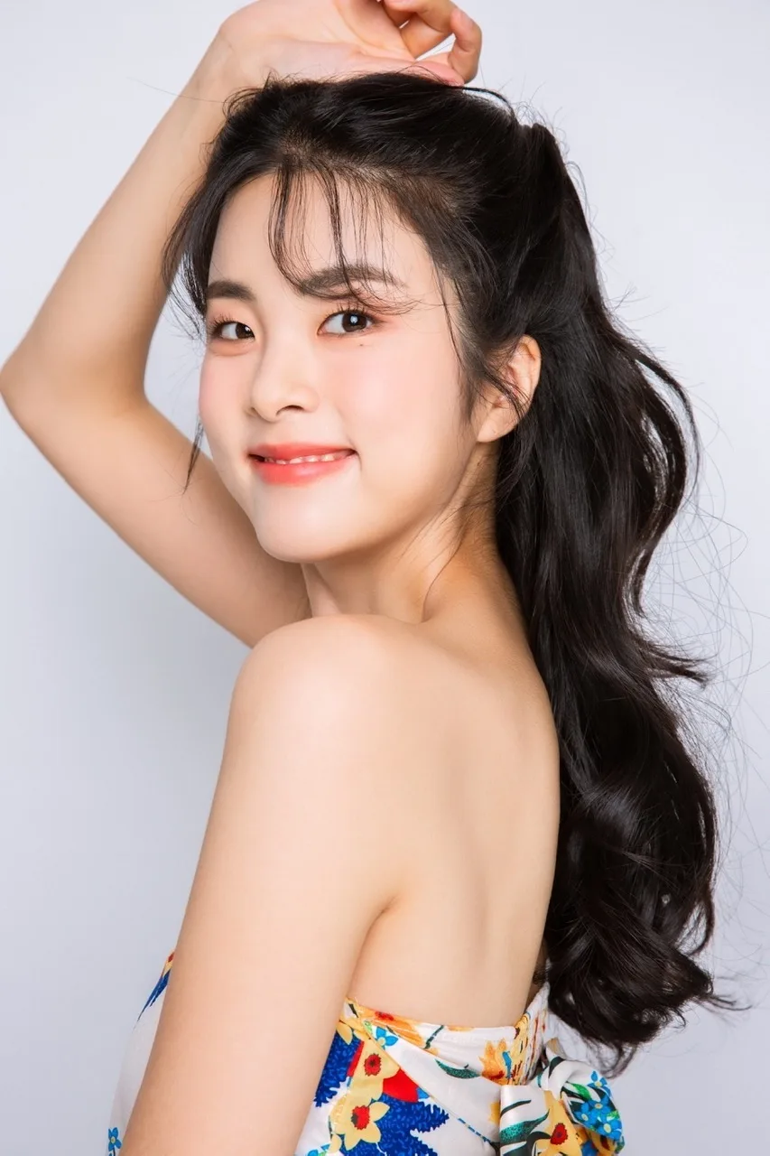 Min Hye-Su promotional photograph