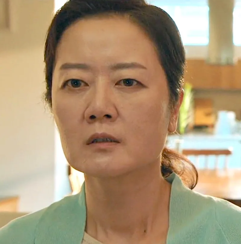 Portrait photograph of South Korean actress Kim Jung-Eun