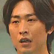 Jo Yong-Joon as the homeroom teacher