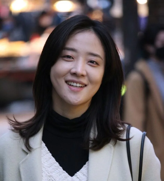 Yoo In portrait photograph