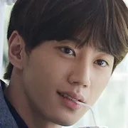 Lee Jun-Young as Lee Soo-Gyum